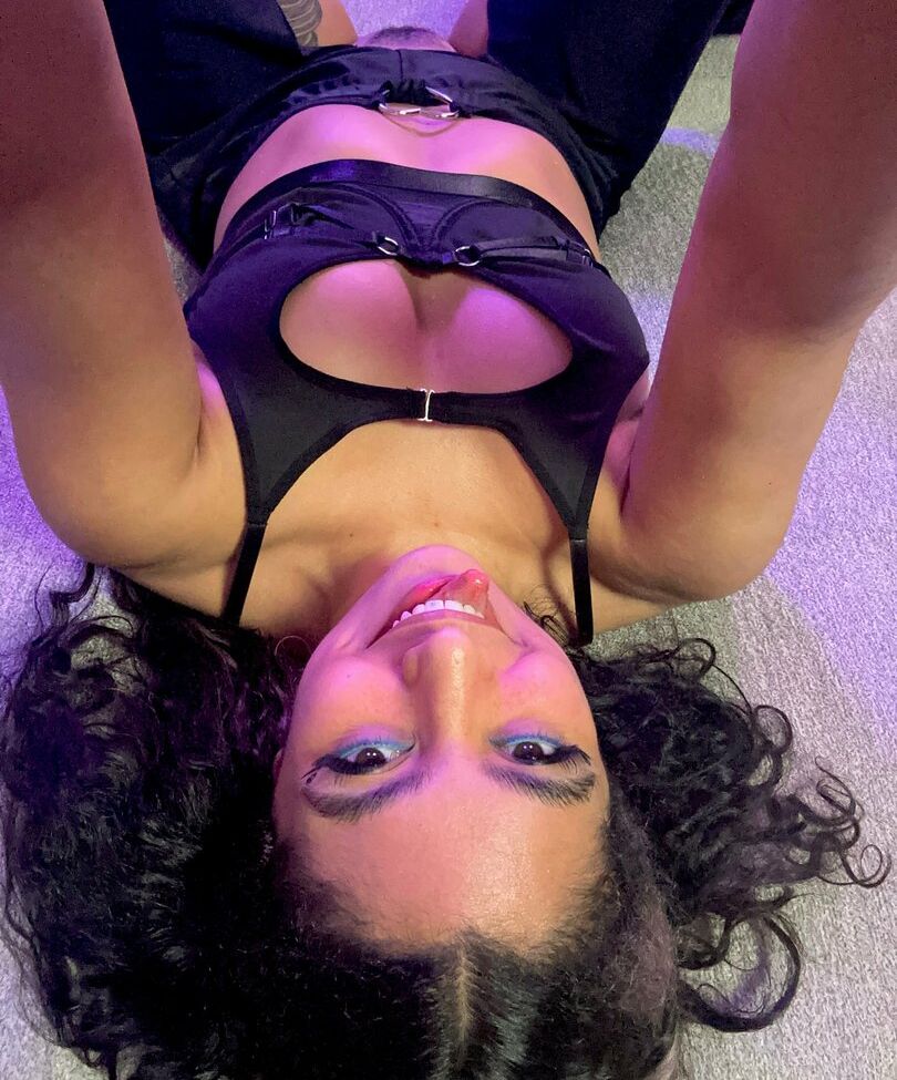 TheStartOfus nackt #108711184