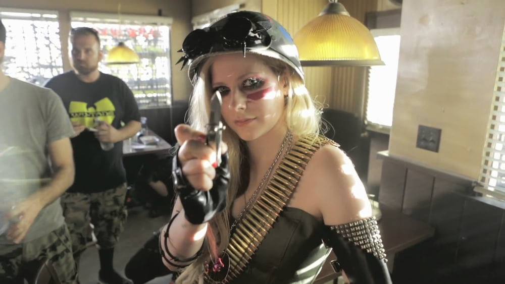 Avril Lavigne come as you are.
 #92544804