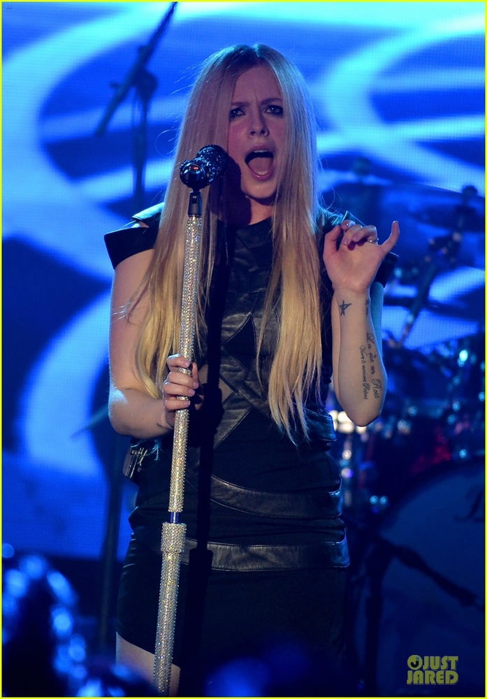 Avril Lavigne come as you are.
 #92544819