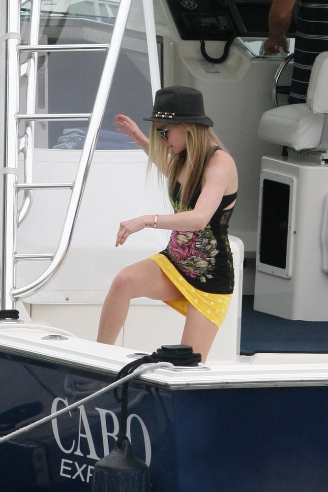 Avril Lavigne Come as you are.. #92544830
