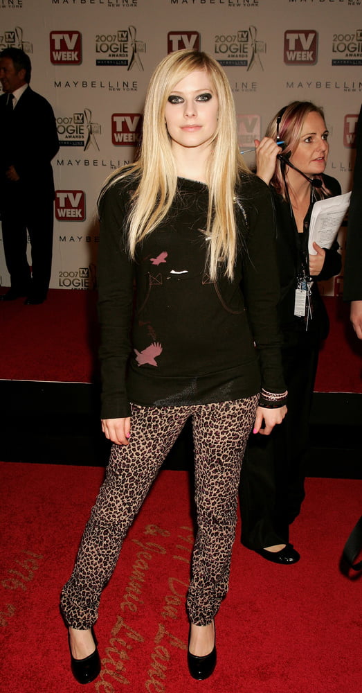 Avril Lavigne come as you are.
 #92544922
