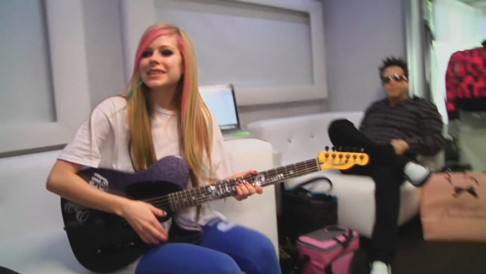 Avril Lavigne come as you are.
 #92544982