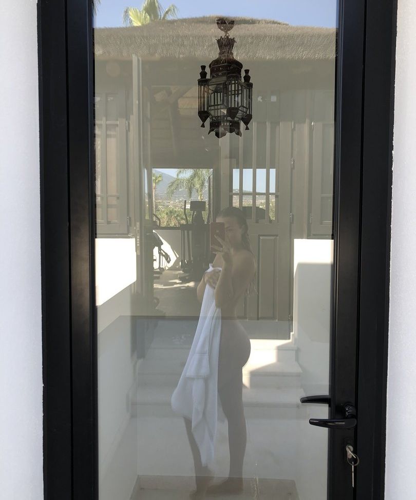 Thalebabe93 desnuda #109786704