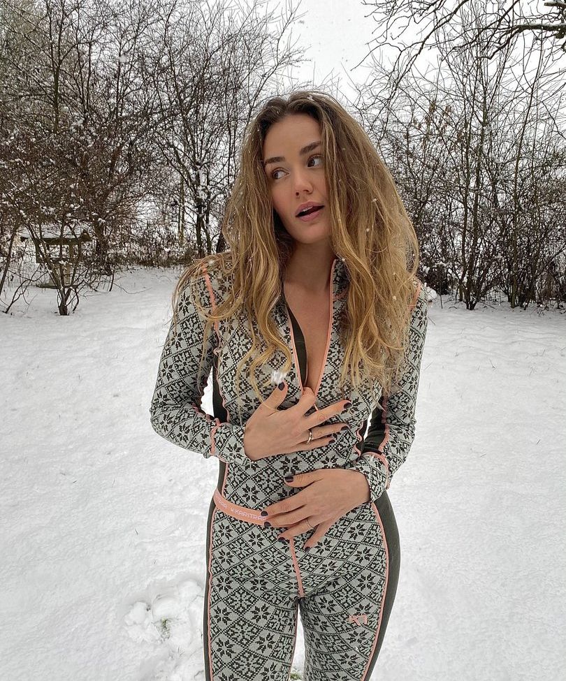 Thalebabe93 desnuda #109786726