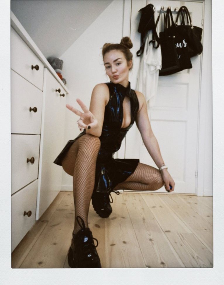 Thalebabe93 desnuda #109786757