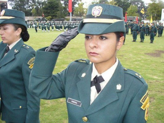 Millitärische Frauen
 #93177956