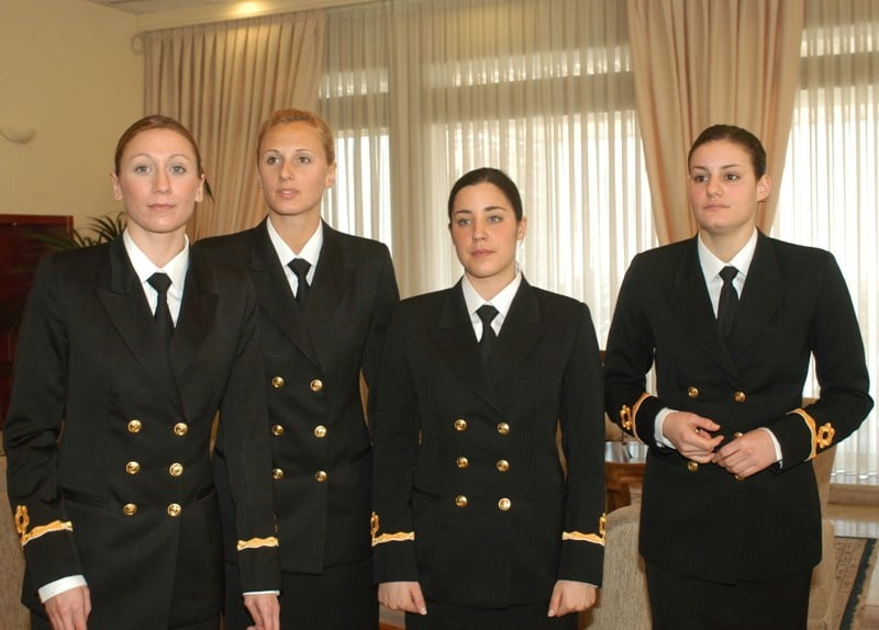 Millitärische Frauen
 #93177957