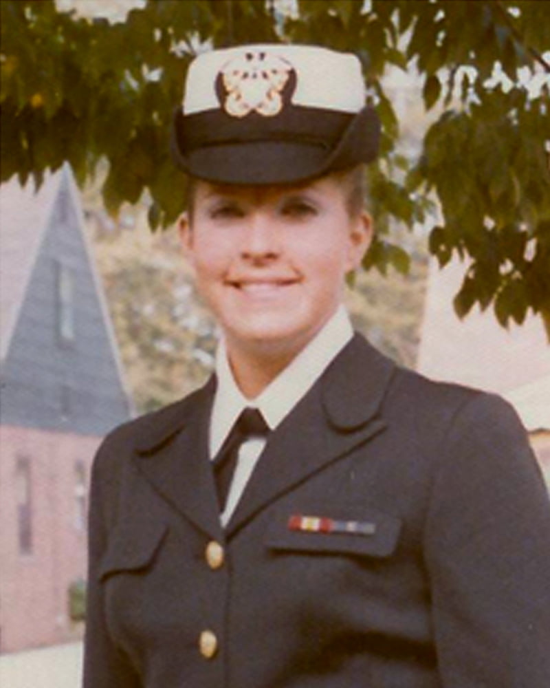 Millitärische Frauen
 #93177963