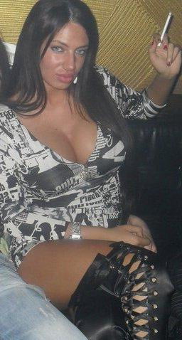 Voluptuosos fumadores
 #80931591