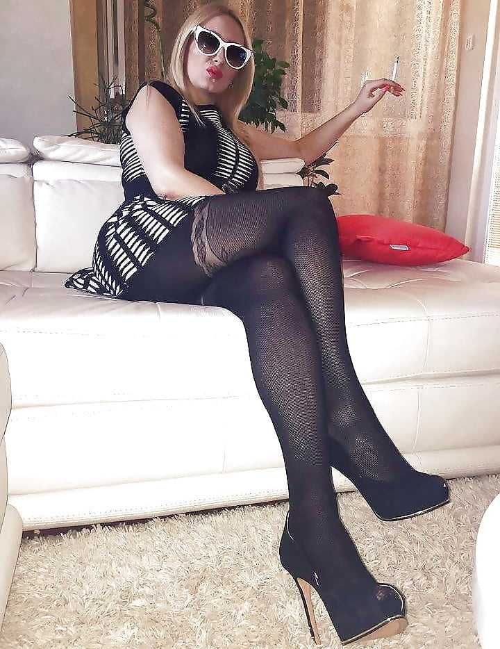 Voluptuosos fumadores
 #80932089