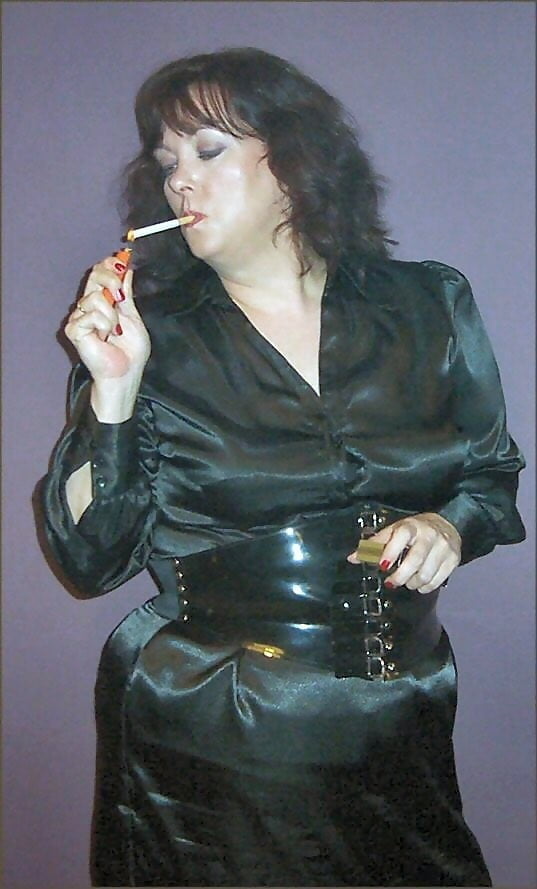 Voluptuosos fumadores
 #80932135