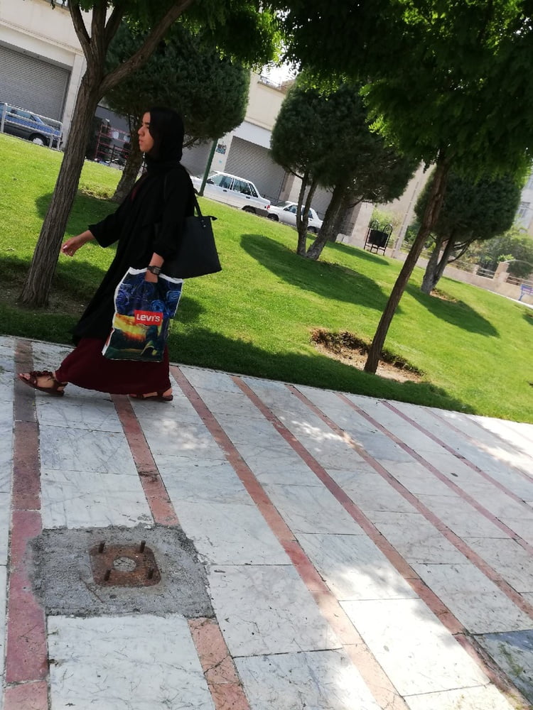 Iran ragazze giovani brutto 1
 #87435067