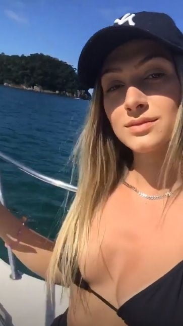 Bruna cembranelli fazenda - puta funkeirinha
 #81144473