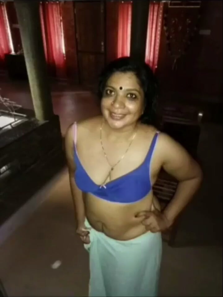 Kozhikode mallu latha auntiyude kallavedi #92332767