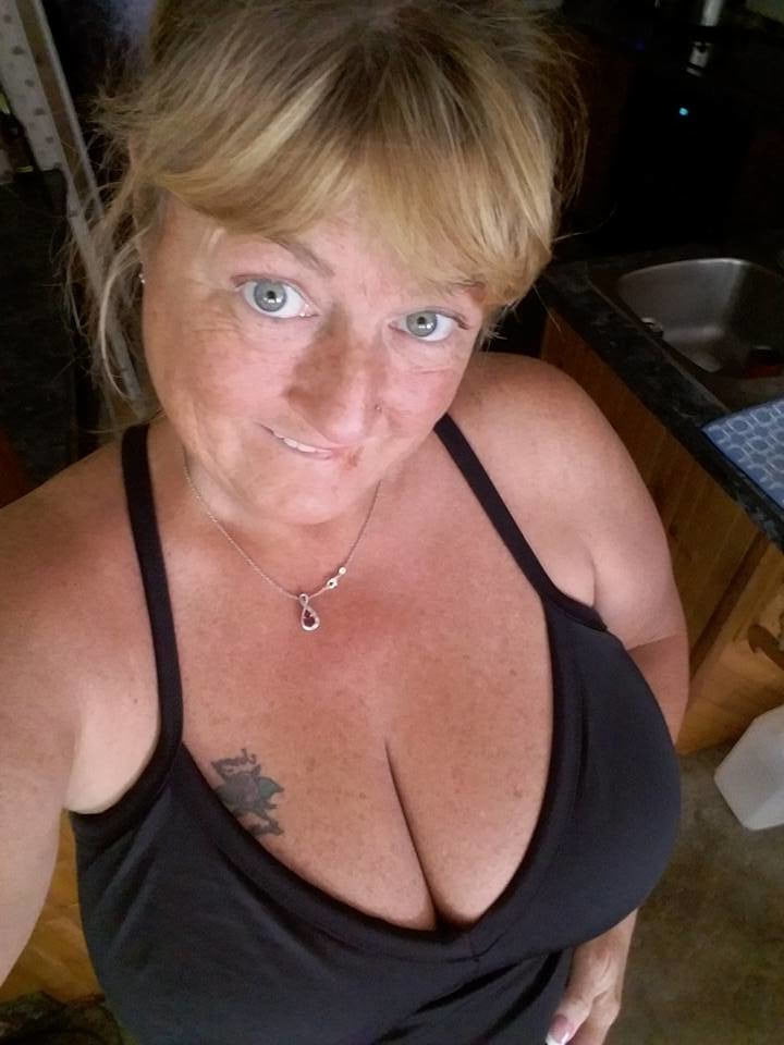 Maduras con las tetas manchadas me la ponen dura
 #101232140