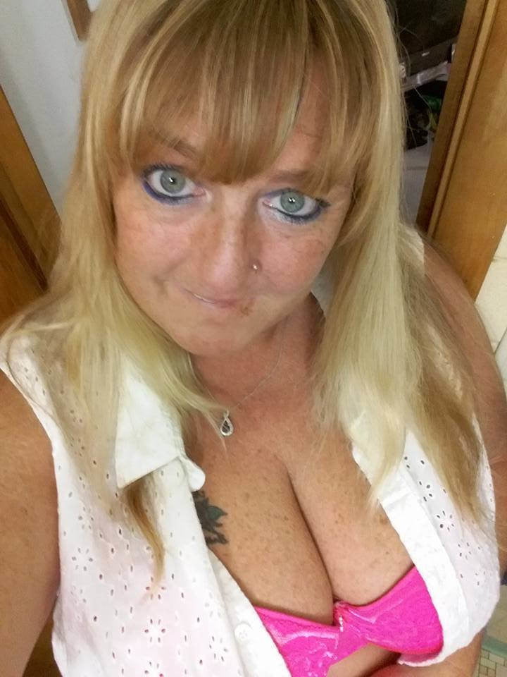 Maduras con las tetas manchadas me la ponen dura
 #101232143