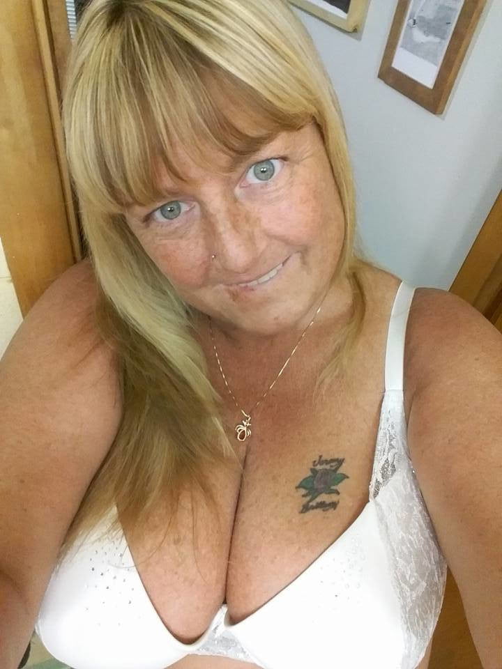 Maduras con las tetas manchadas me la ponen dura
 #101232146