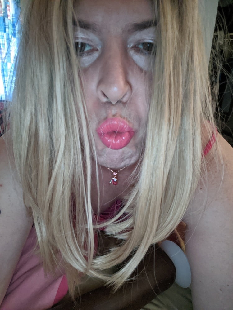 QoS Sissy Snowbunny Having Fun #106903466