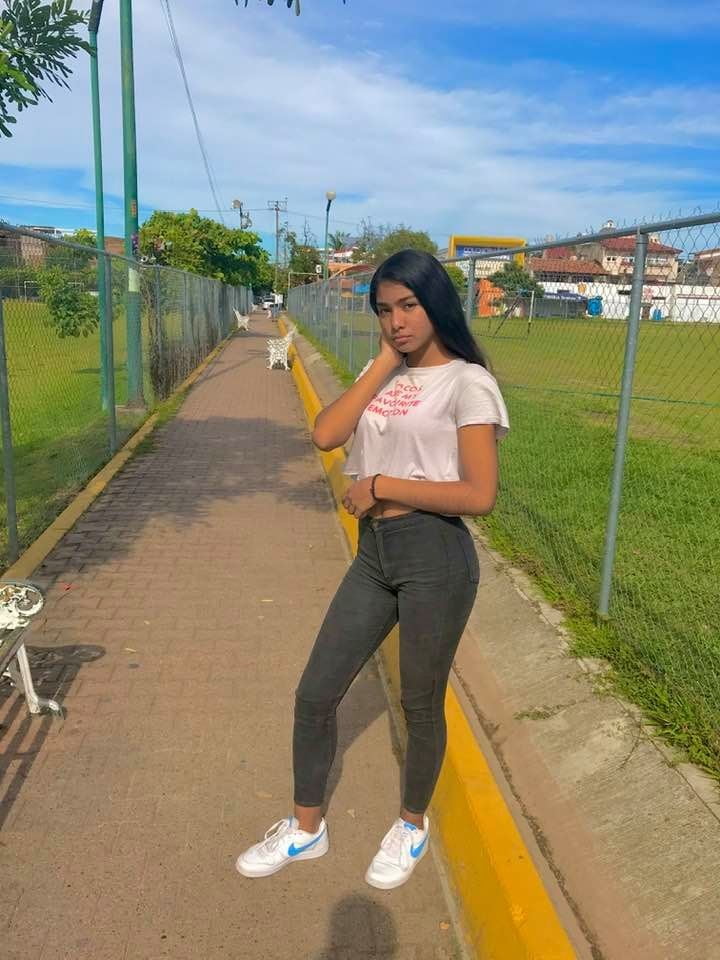 Kenia valenz - teen 2
 #87348023