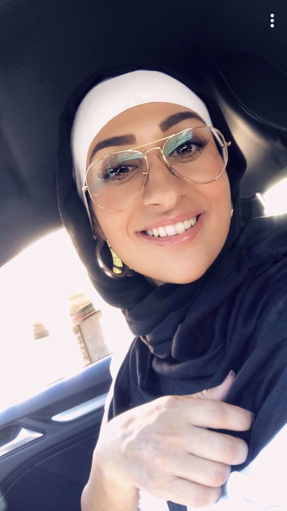 Myriam arabe beurette hijab tronche a jus
 #95232683