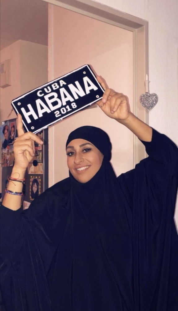 Myriam arabe beurette hijab tronche a jus
 #95232689