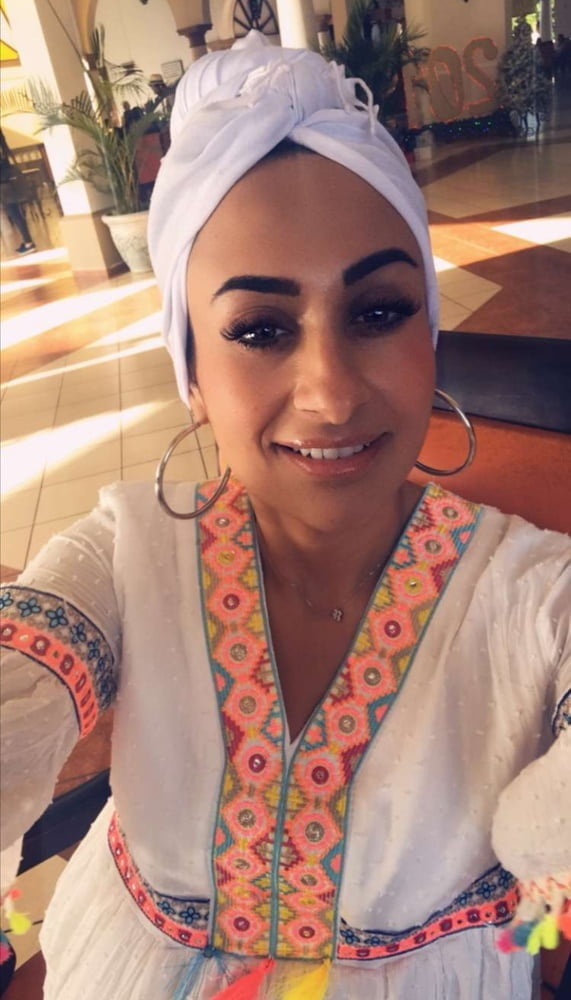 Myriam arabe beurette hijab tronche a jus
 #95232690