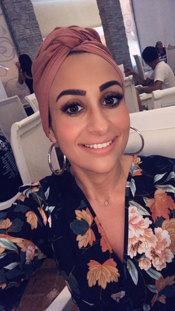 Myriam arabe beurette hijab tronche a jus
 #95232695