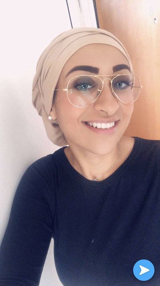 Myriam arabe beurette hijab tronche a jus #95232701
