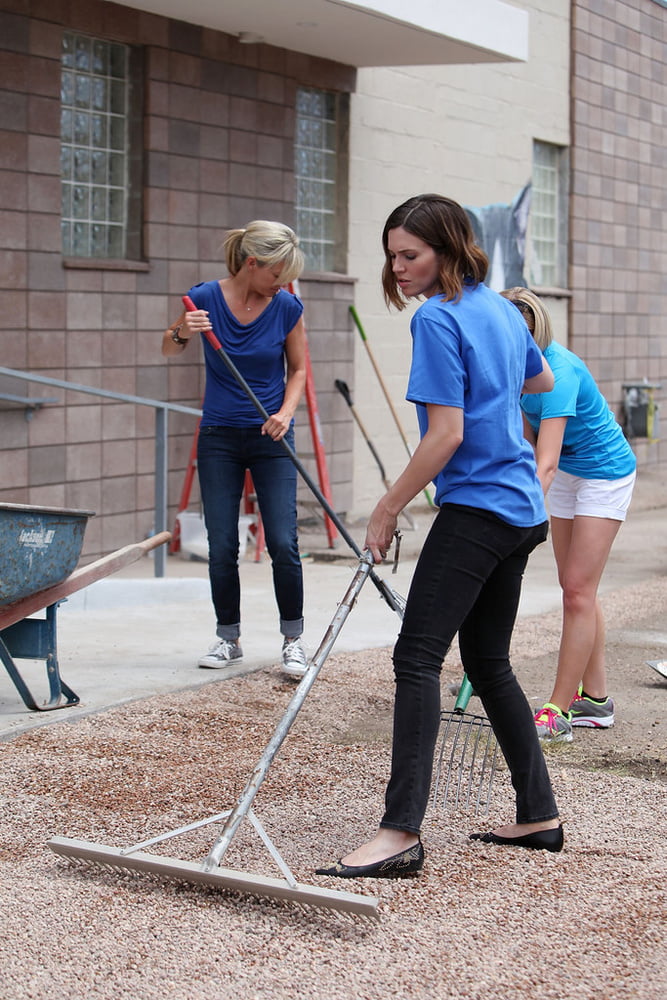Mandy Moore - Purina Cat Chow &quot;Building Better Lives&quot; (2014) #87676820
