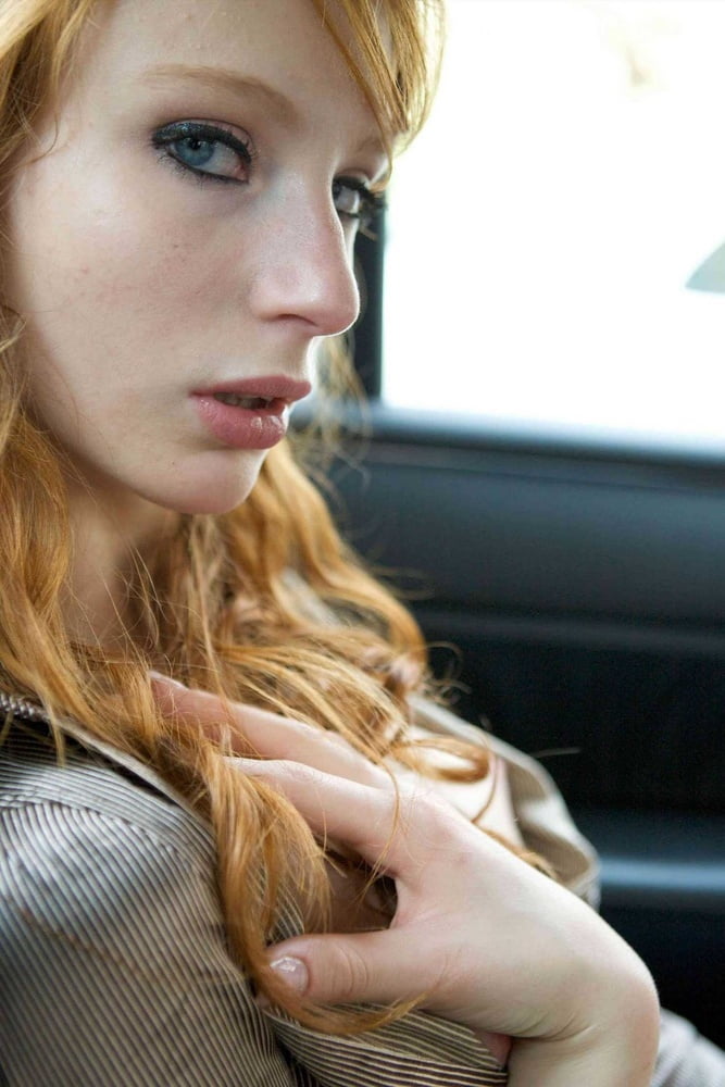 Hot redhead webslut ama exponer a sí misma
 #88351865