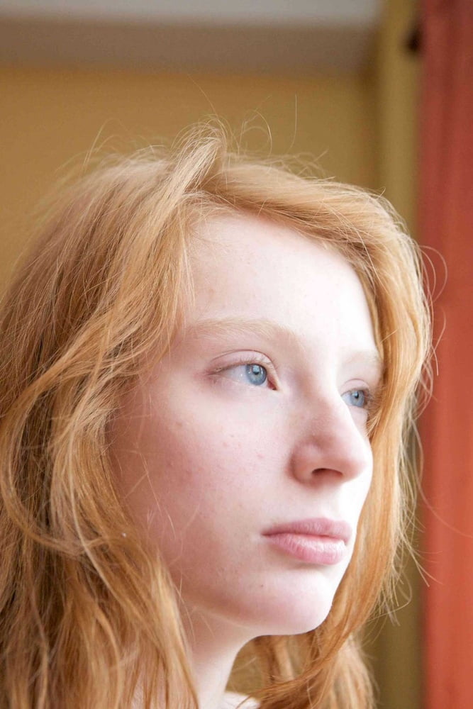 Hot redhead webslut ama exponer a sí misma
 #88351892