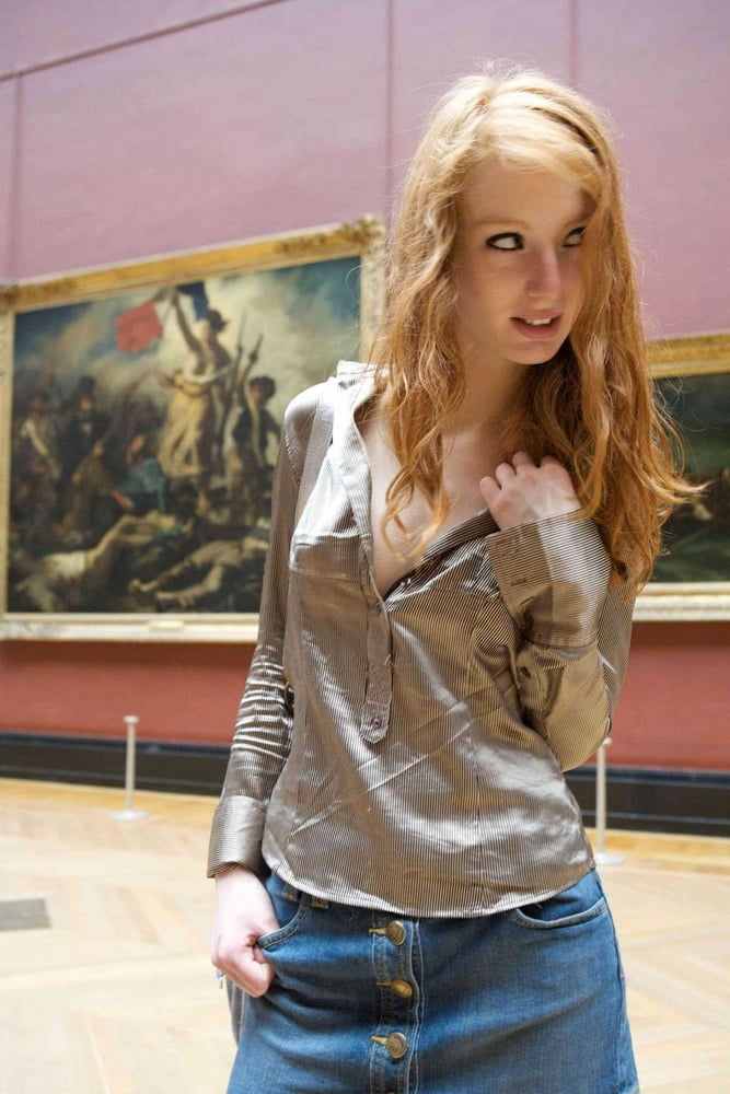 Heiße schlanke Redhead Webslut liebt es, sich zu entblößen
 #88351909