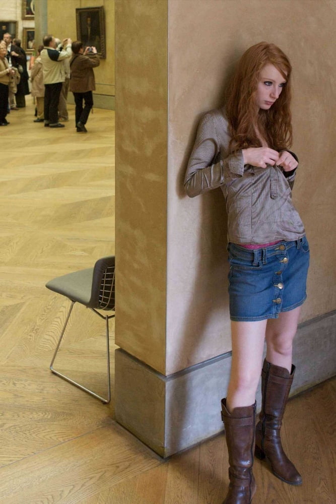 Heiße schlanke Redhead Webslut liebt es, sich zu entblößen
 #88351915