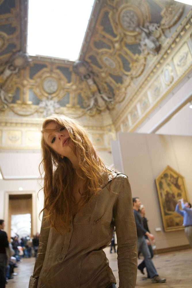 Heiße schlanke Redhead Webslut liebt es, sich zu entblößen
 #88351940