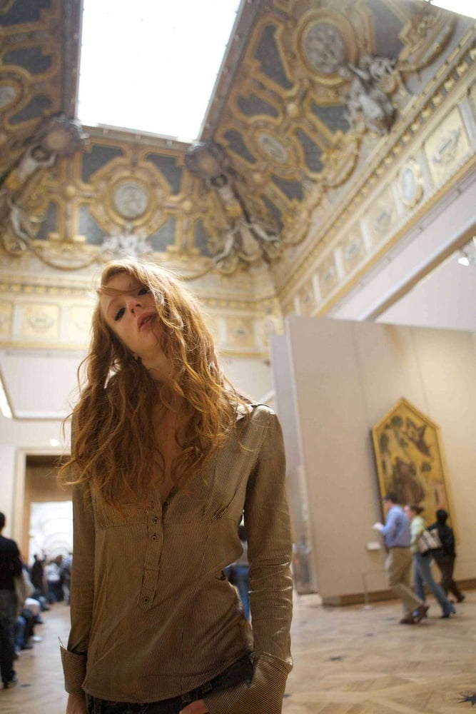 Heiße schlanke Redhead Webslut liebt es, sich zu entblößen
 #88351961