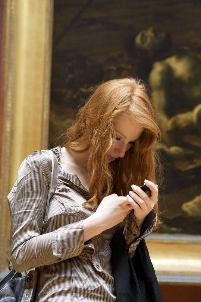 Heiße schlanke Redhead Webslut liebt es, sich zu entblößen
 #88351979