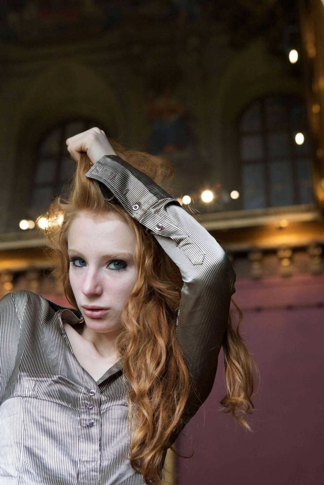 Hot redhead webslut ama exponer a sí misma
 #88352031