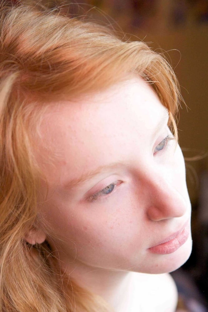 Hot redhead webslut ama exponer a sí misma
 #88352319