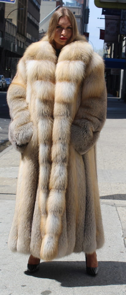 毛皮のコートが好き
 #92898265