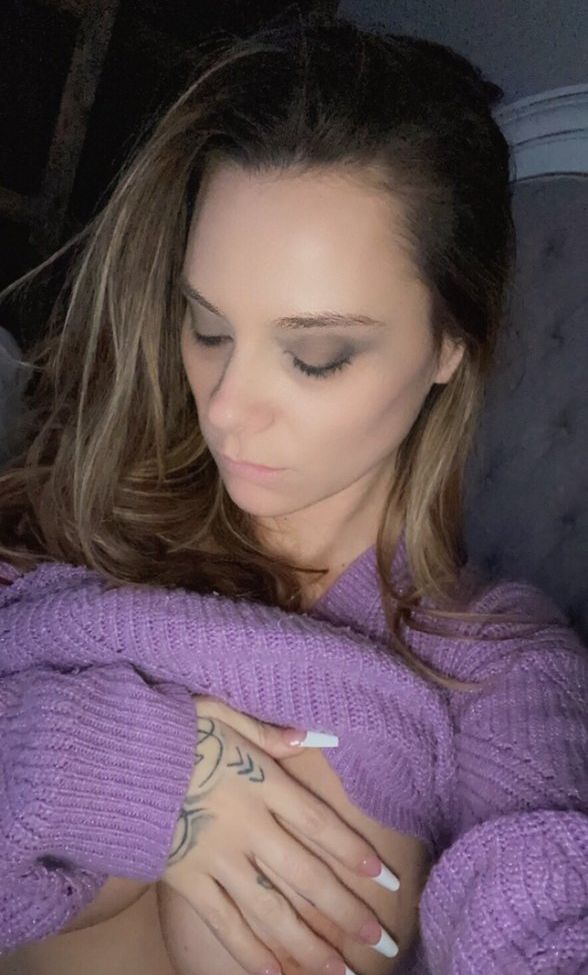 Chroniclesofatiredassmom desnuda #108270892