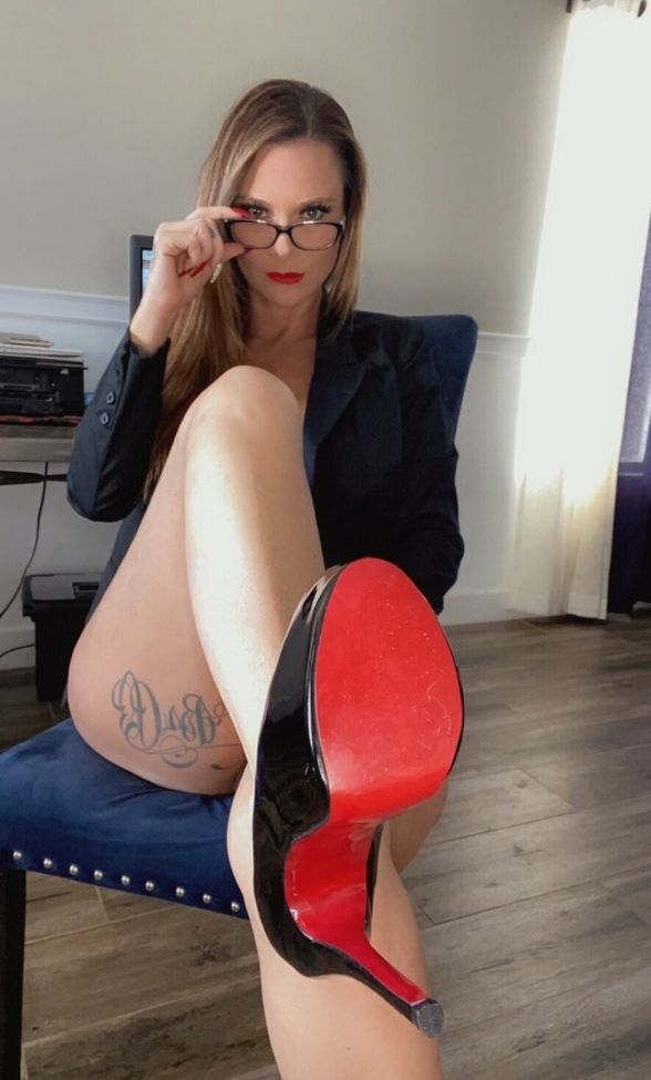 Chroniclesofatiredassmom nude #108270895