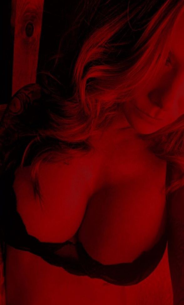 Chroniclesofatiredassmom desnuda #108270931