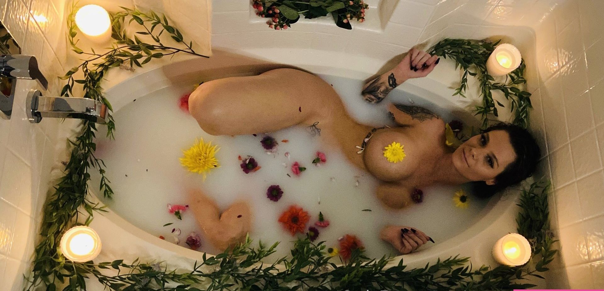 Chroniclesofatiredassmom desnuda #108271046