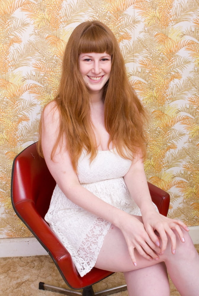 Hairy Redhead Chloe - Whire Dress Red Chair #106051060