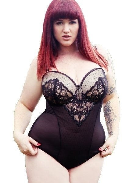 Caderas anchas de las mujeres 326
 #104275775