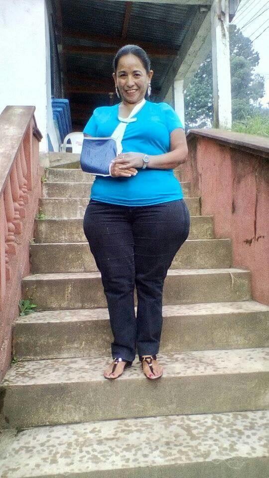 Caderas anchas de las mujeres 326
 #104275776