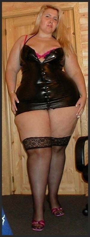 Caderas anchas de las mujeres 326
 #104275781