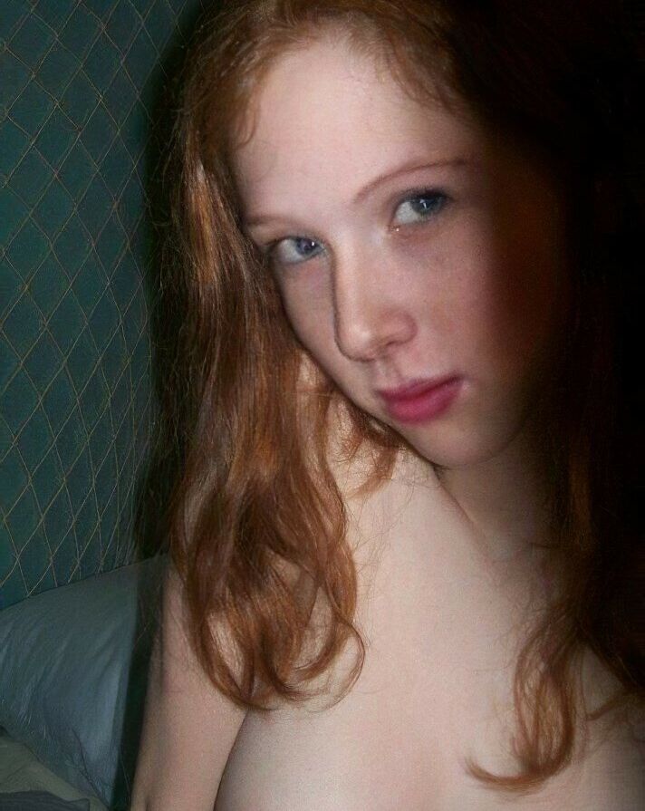 Molly Quinn desnuda #109805617