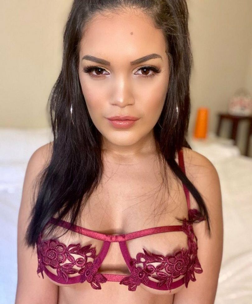 Alina Belle desnuda #108813870