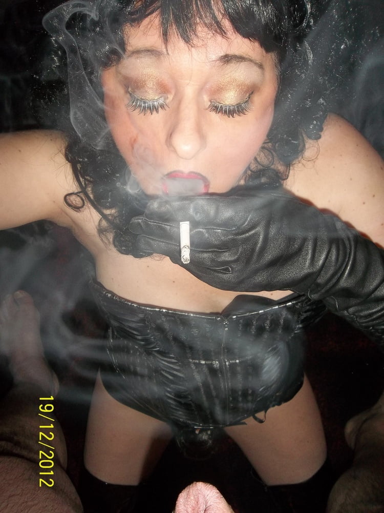 Shirley fumando sexo con semen
 #106649855